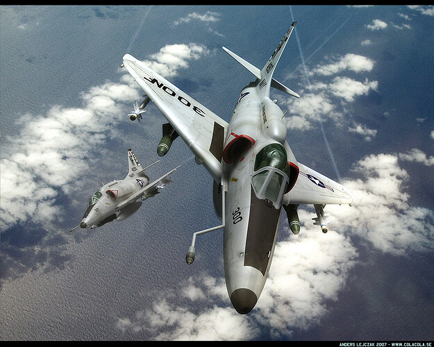 800_skyhawk.jpg