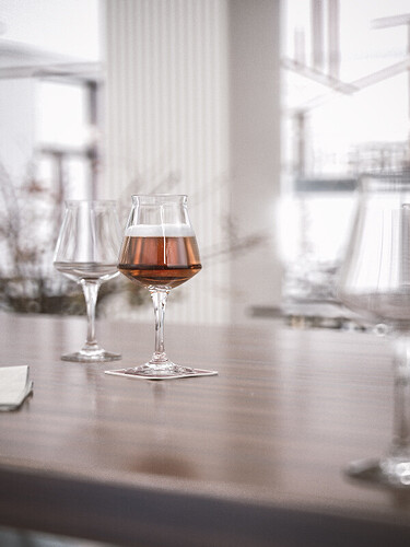 Glas_Szene_v4.jpg